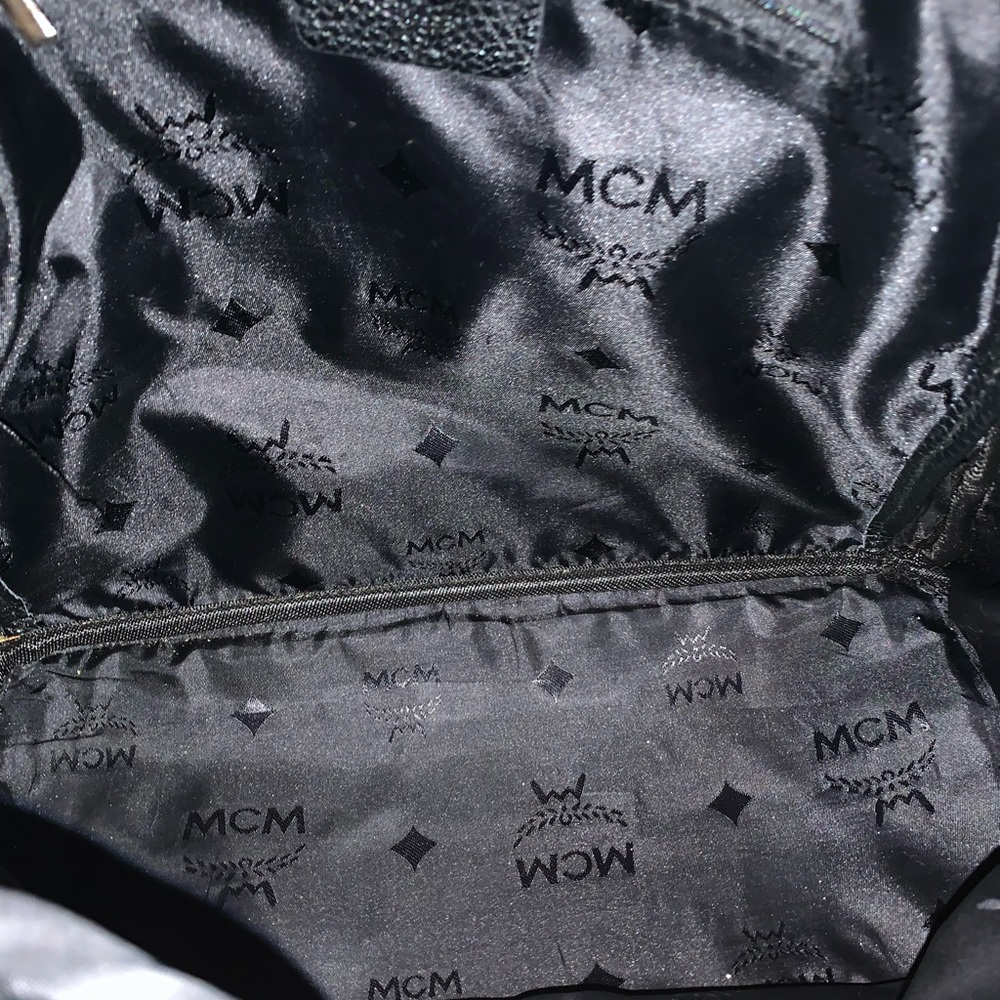 Black mcm backpack - Picture 3 of 4
